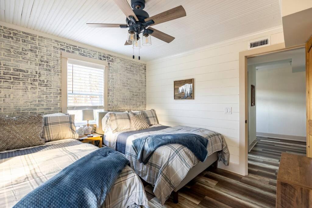 Riverside Relaxer W/Hot Tub+Fire Pit +Wifi & View Franklin Exterior photo